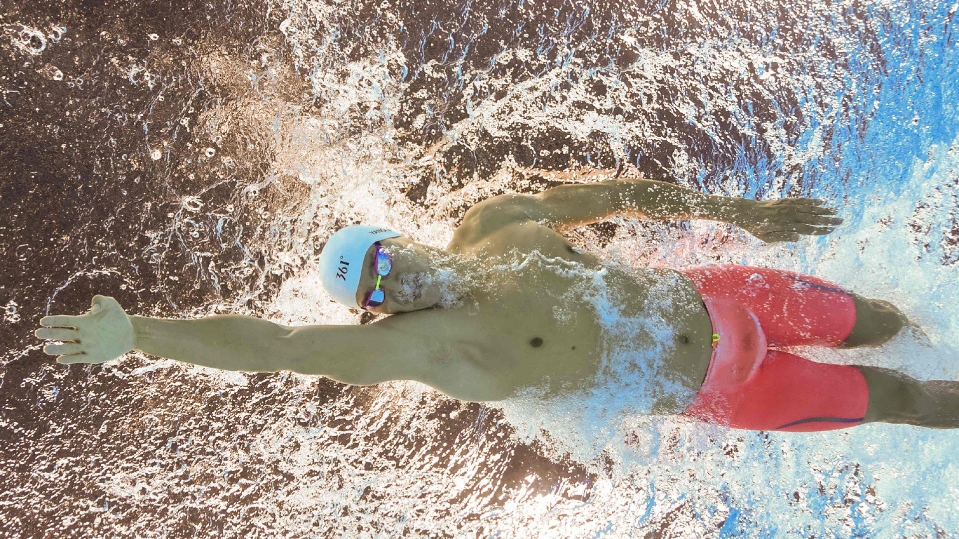 赛道与球场，当拉梅洛接管F1争冠战，广厦队打赢生死战